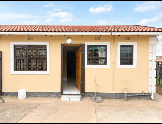 2 BEDROOM PROPERTY TO RENT IN NCAMBEDLANA